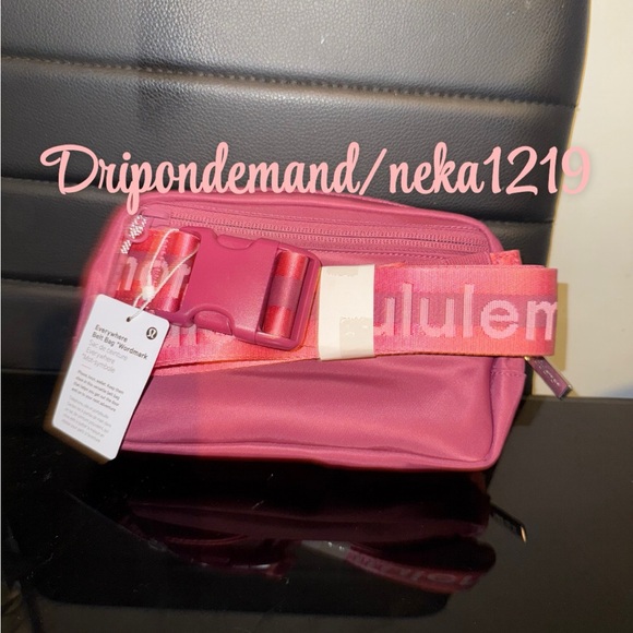 Lululemon Everywhere Belt Bag 1L Wordmark- Washed Mauve/Sakura Pink/White - Picture 4 of 9